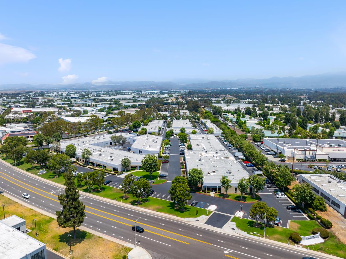 1,944 SF Flex Space in Irvine, CA Photo